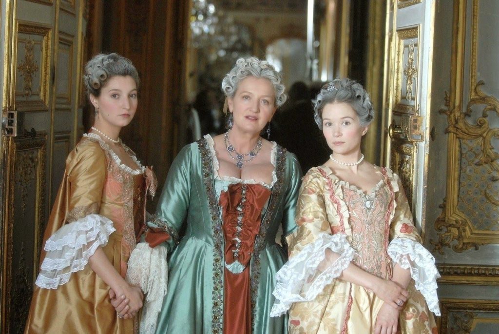 Léa Wiazemsky (Adélaïde), Charlotte de Turckheim (la reine) et Chloé Stefani (Henriette) 