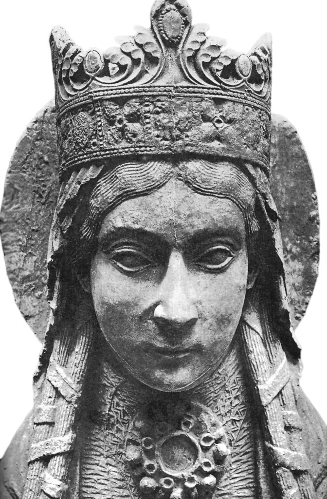 Statue de Sainte Clotilde à Notre-Dame de Corbeil (XIIe siècle)