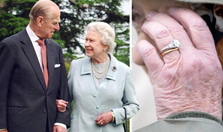 Philip d'Edimbourg et Elizabeth II en 2007 / L'alliance et la bague de la reine